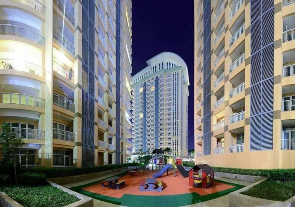 A2J Luxury 1Br Balcony Suite Near Venice Mall Bgc Manila Eksteriør billede
