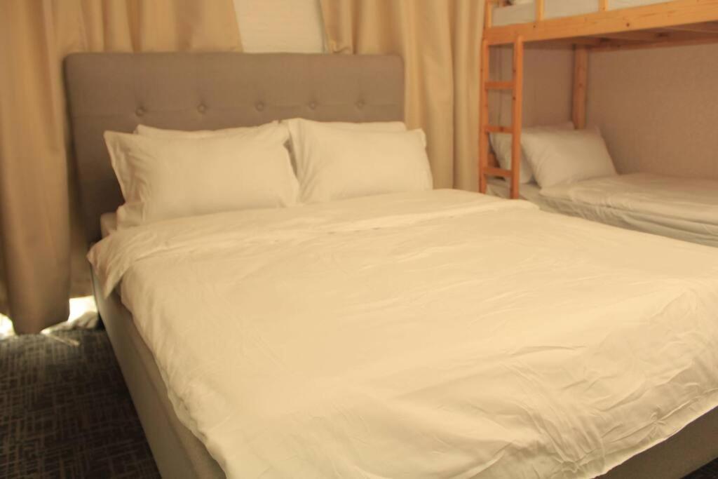 A2J Luxury 1Br Balcony Suite Near Venice Mall Bgc Manila Eksteriør billede